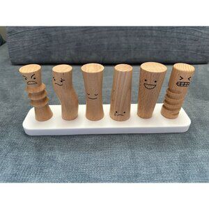 Lovevery Emotions Peg People